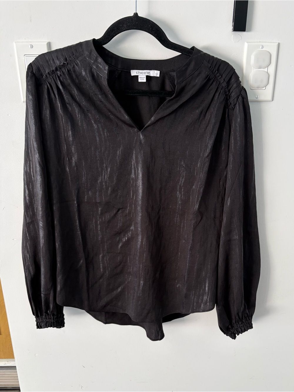 Chico's Black Long Sleeve Sheen Blouse Ruffle Lightweight Flowy Office